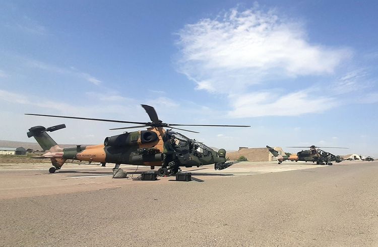 Azərbaycanın və Türkiyənin döyüş helikopterləri havaya qalxdı - RƏSMİ VİDEO