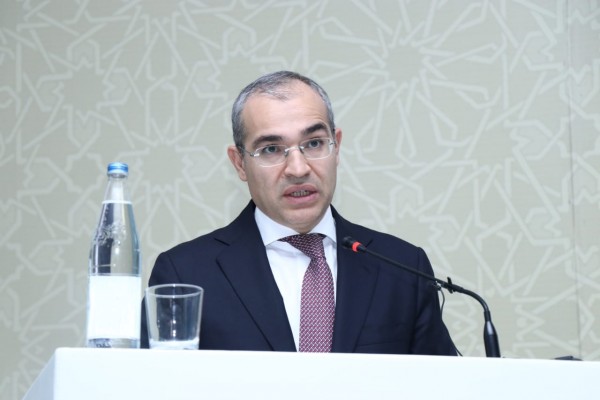 Mikayıl Cabbarov: “Valyuta məzənnəsi tam sabitdir, xarici və daxili dövlət borcu artmayıb”
