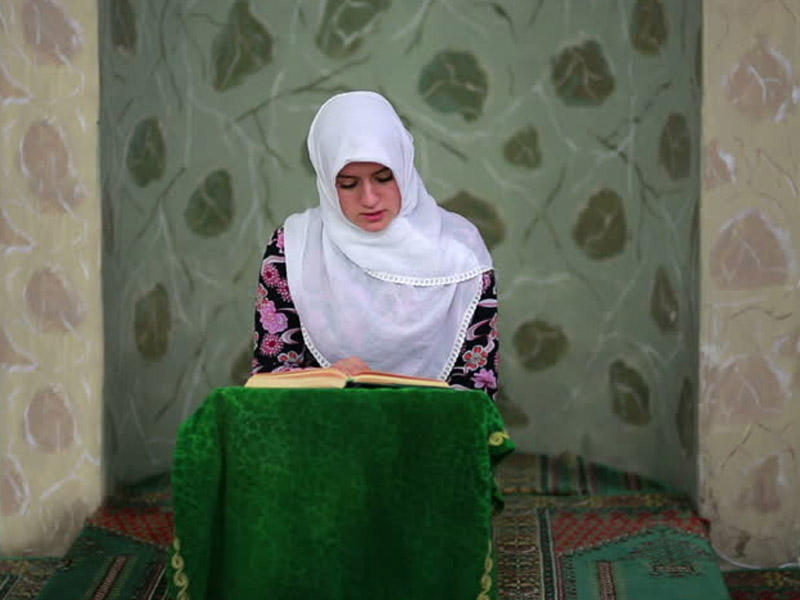 Nə üçün təkəbbür, qorxaqlıq və simiclik qadın üçün üstün sifətdir?