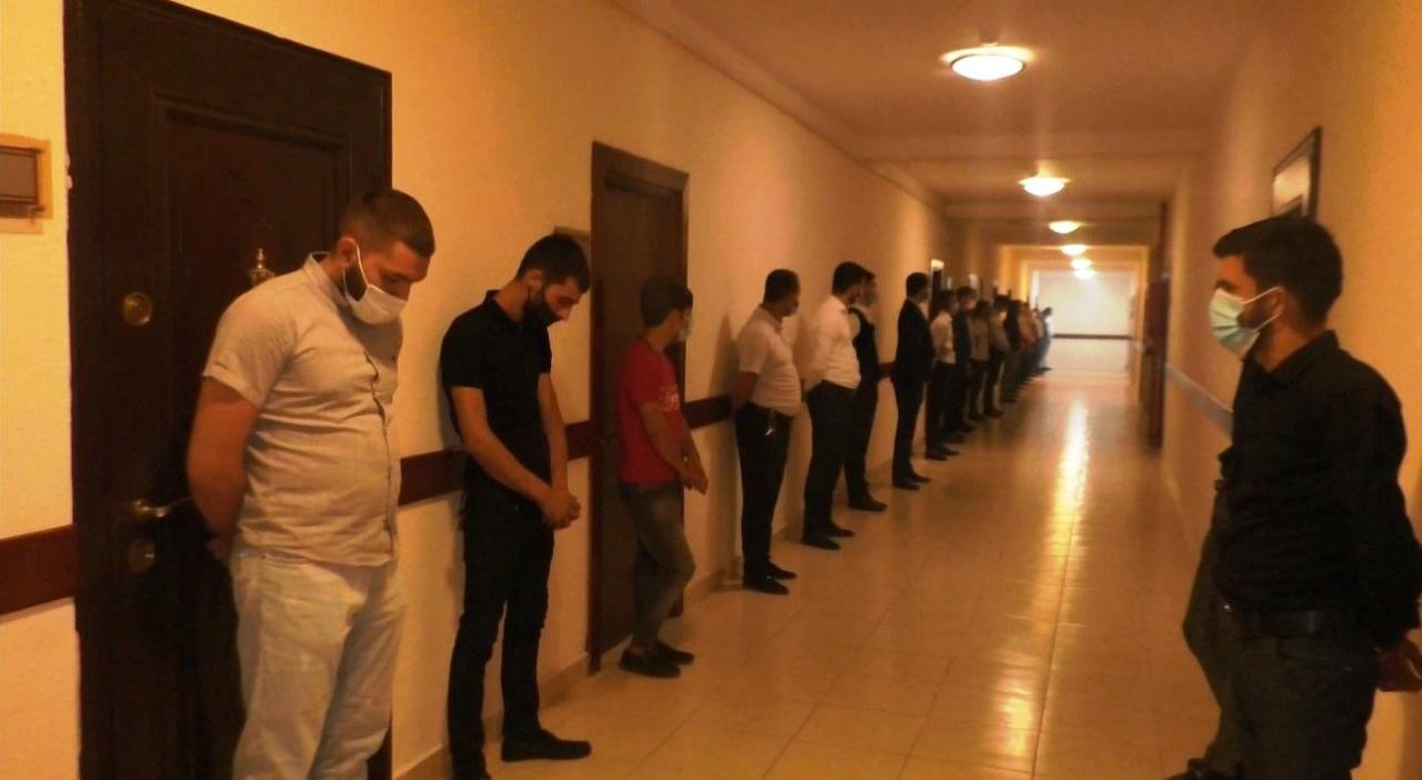 Qubada toy yarımçıq dayandırıldı, bəy və restoran sahibi saxlanıldı - FOTO