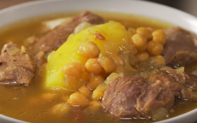Ət yeyənlər vegetarianlardan daha çox yaşayırlar – həkim izah edir