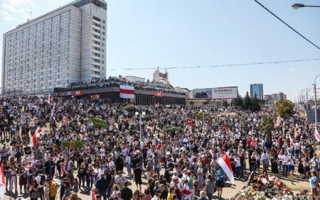 Minskdə etirazlar davam edir - Fotolar + Video