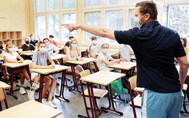 Dünya ölkələrində məktəblər bu şəkildə açılacaq