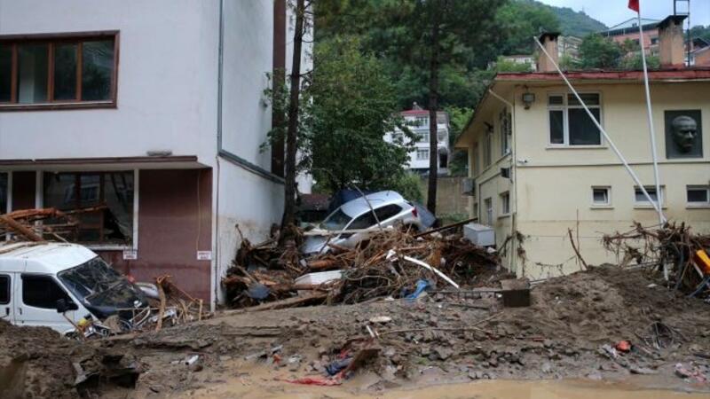 Türkiyədə SEL FƏLAKƏTİ: 4 nəfər öldü, 11 nəfər itkin düşdü - FOTO 