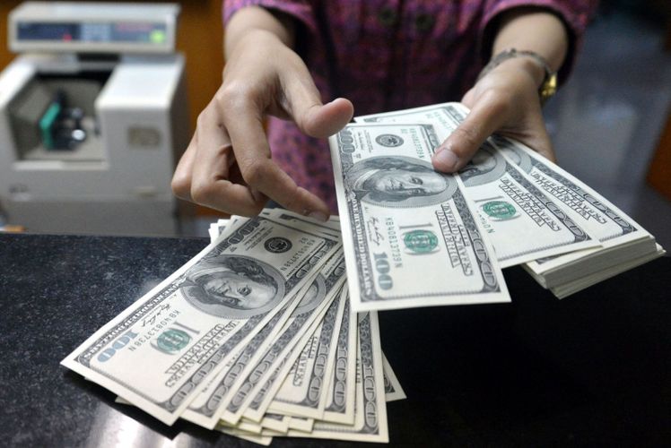 Dolların sabahkı məzənnəsi açıqlanıb