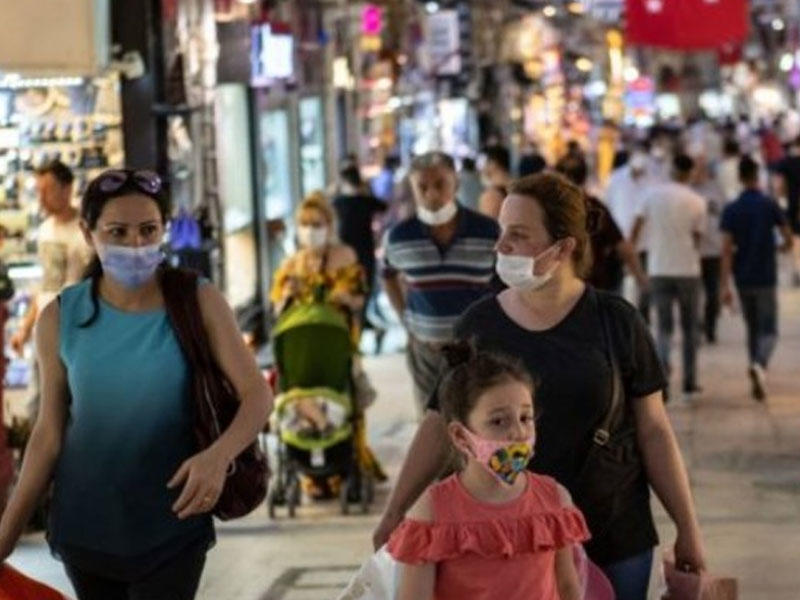 Türkiyədə hər yerdə maska taxmaq məcburi oldu