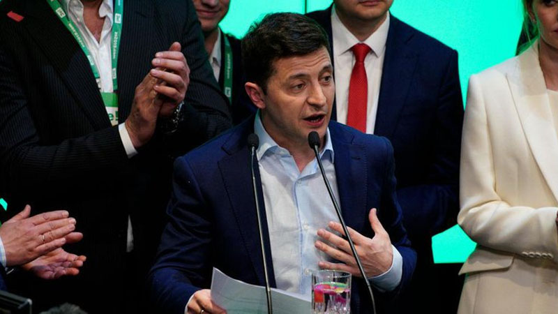 Sabir Rüstəmxanlı: \\\"İnternetdən məhrum olan minlərlə şagirdə onlayn dərs tətbiq etmək olmaz\\\"