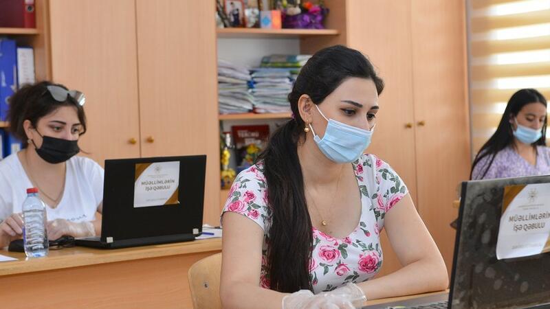 Müəllimlərin NƏZƏRİNƏ: İşə qəbulda yeni mərhələ başlayır