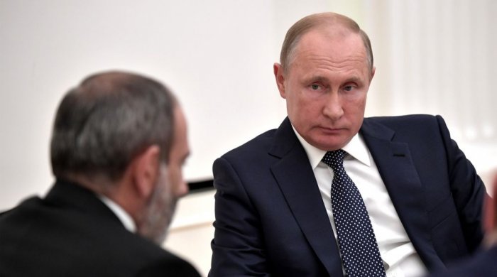 Paşinyan dayanmadan Putinə zəng edir
