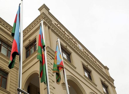 Düşmən taborunun döyüş bayrağı və sənədləri ələ keçirilib