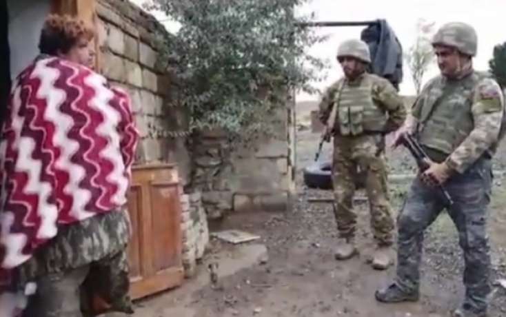 Erməni qadın Azərbaycan əsgəri ilə Qarabağda üz-üzə gəldi - SENSASSİON KADRLAR