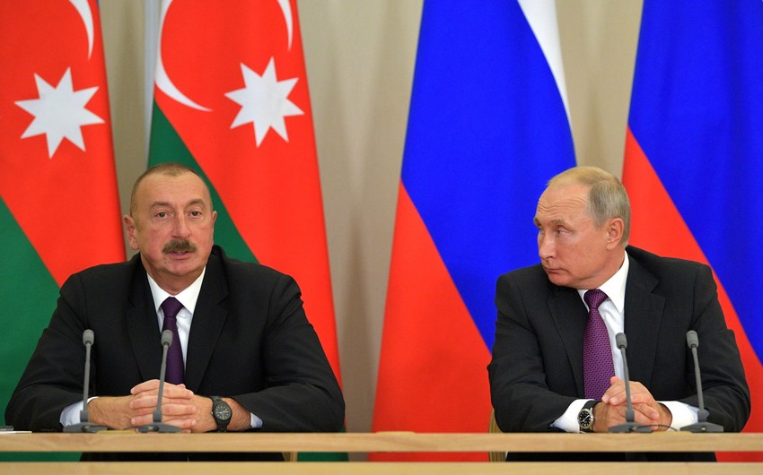 Əliyevlə Putin telefonda danışdı