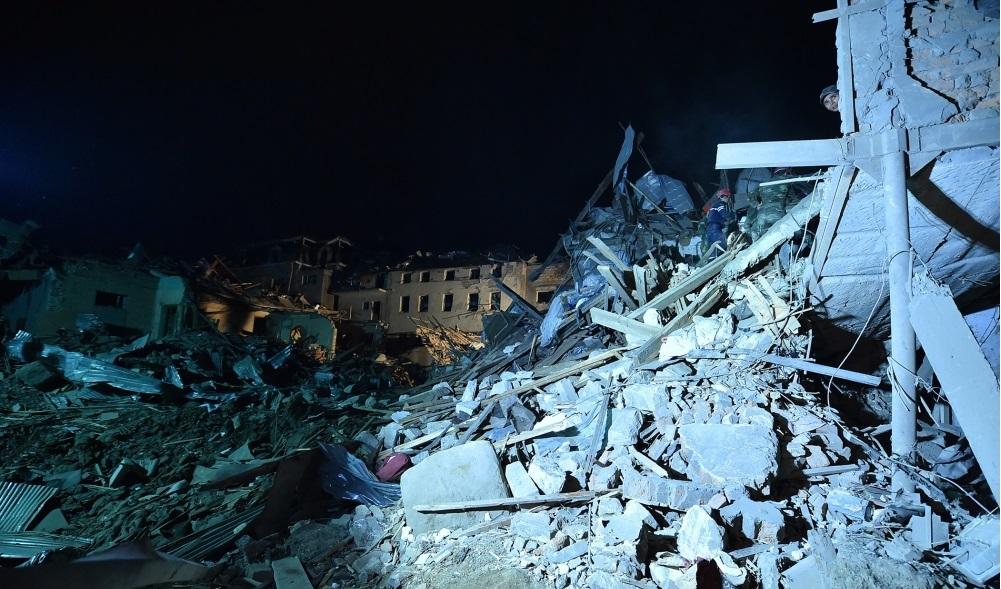 Düşmən Gəncəyə raket atıb, 7 dinc sakin həlak olub, 28 nəfər yaralanıb
