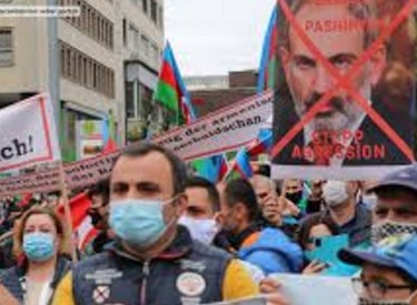 Nürnberqdə “Erməni terroruna yox” şüarı ilə yürüş-mitinqi keçirilib