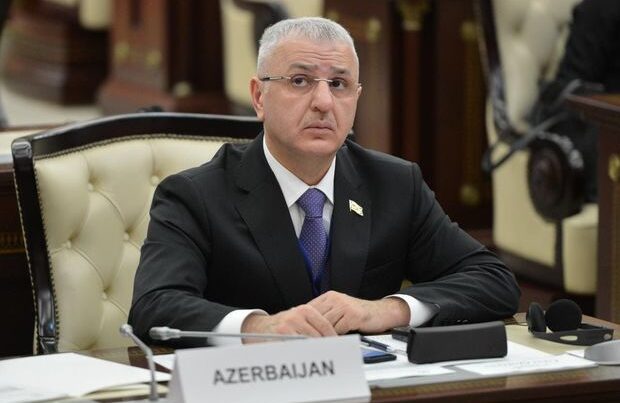 Deputatdan Jirinovskiyə cavab: “Dilinə ağalıq edə bilməyən birisi”