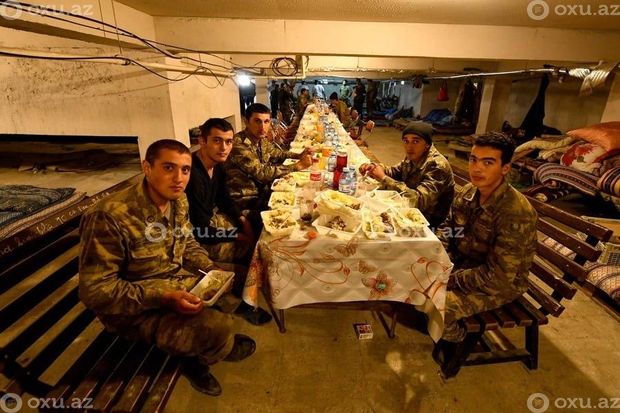Azərbaycan əsgəri cəbhə xəttində Müstəqillik Gününü qeyd edir -  FOTOREPORTAJ