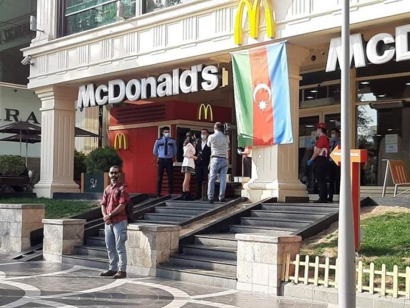 Azərbaycandan olan şirkət rəhbəri “McDonald’s”a görə xalqı təhqir etdi — FOTOFAKT