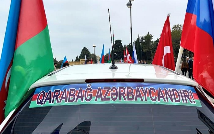 Rus icması Azərbaycan Ordusuna dəstək olaraq avtomobil yürüşü keçirib