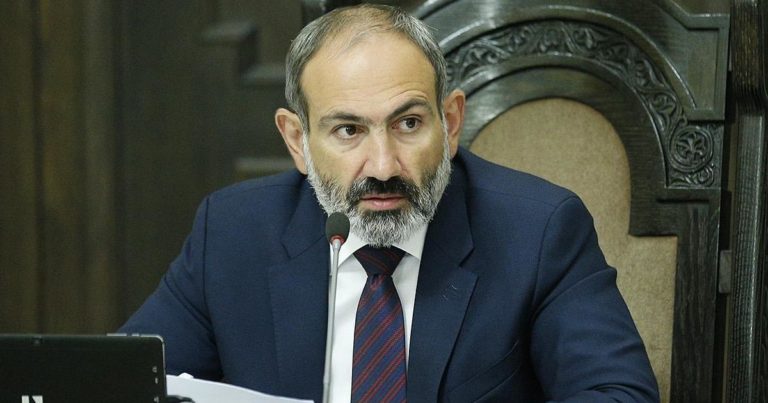 Putin dabanyalayan Paşinyana bircə yol saxlayıb: İSTEFA