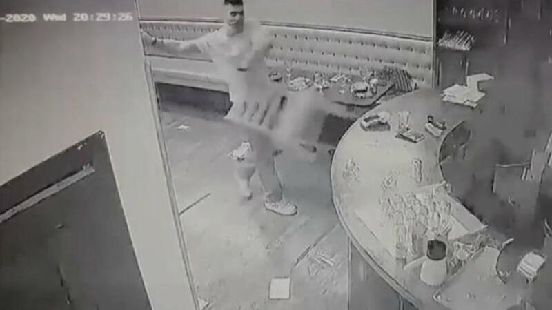 Ermənilər türklərə məxsus restorana hücum etdi - ŞOK GÖRÜNTÜLƏR