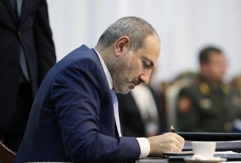 Paşinyan: “Qarabağ müharibəsinin bitməsi ilə bağlı Rusiya və Azərbaycan prezidentləri ilə bəyanat imzaladım”