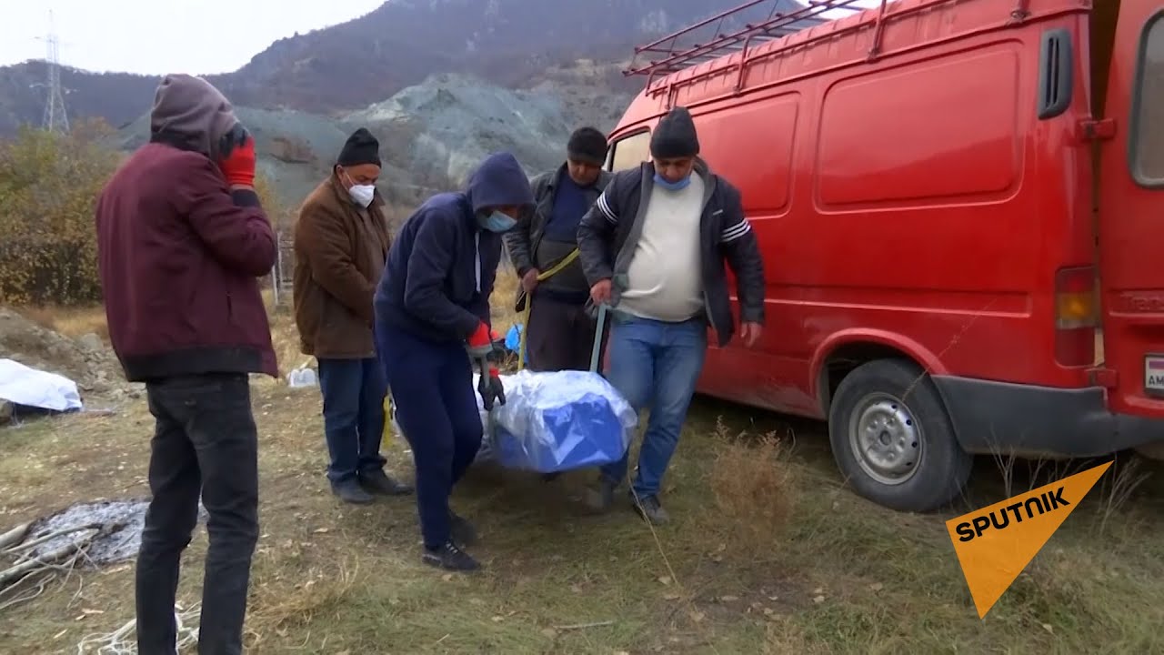 Kəlbəcərdən son video: Ermənilər meyitləri də aparır
