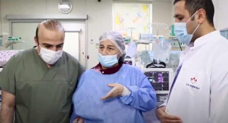 Bakıda 63 yaşlı qadın ana oldu - VİDEO