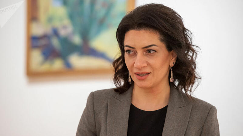 Paşinyanın arvadının BİABIRÇI HƏRƏKƏTLƏRİ ÜZƏ ÇIXDI