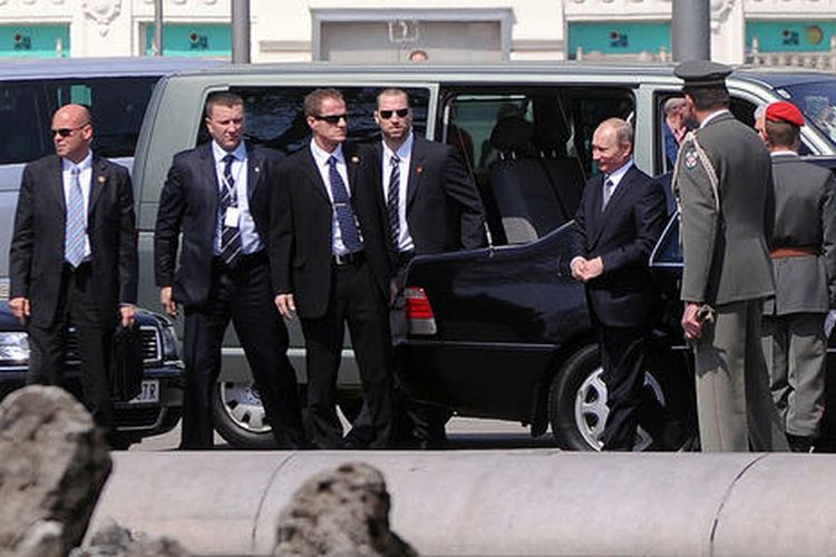 ŞOK! Putinin mühafizəçisi ölü tapıldı - FOTO