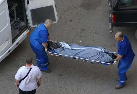 Bakıda qoca kişi binadan yıxılaraq öldü: - Pəncərəni qapı bilib...
