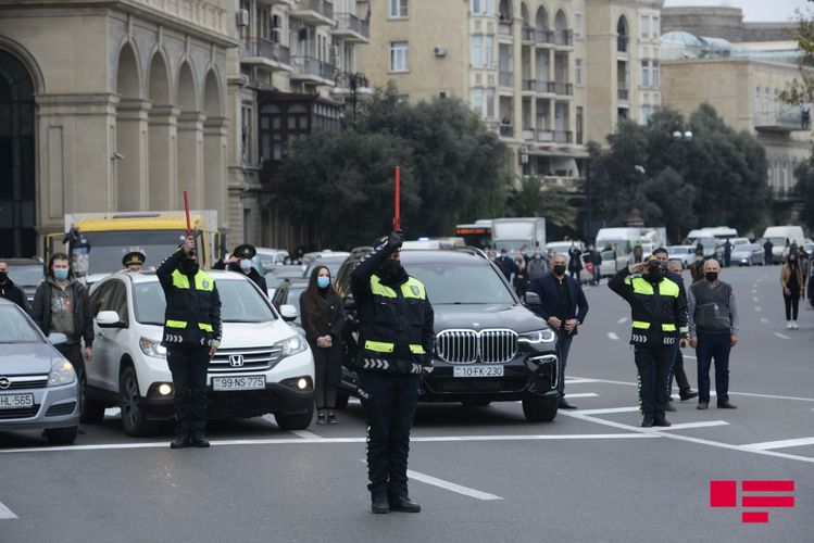 Azərbaycanda Vətən müharibəsi şəhidlərinin xatirəsi bir dəqiqəlik sükutla yad edilib