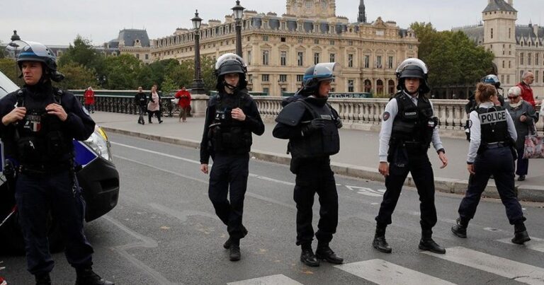 Parisdə polislə aksiyaçılar arasında qarşıdurma oldu