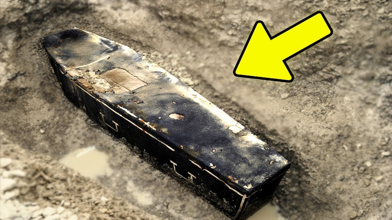 Alimlər səhrada tabut tapdı,görün içərisindən nə çıxdı +VİDEO