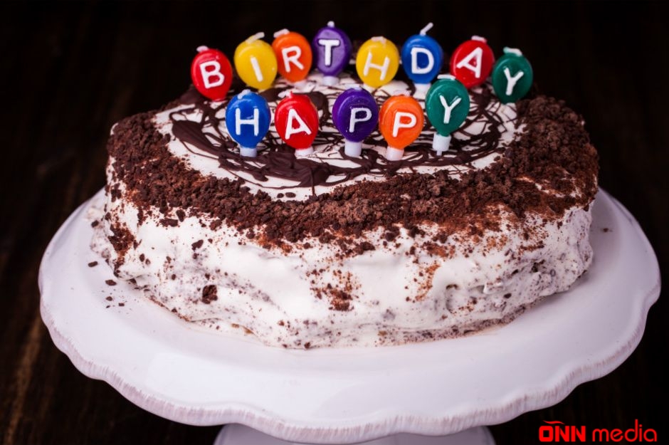 Dindar şəxsin özünə ad günü keçirməsi icazəlidirmi?