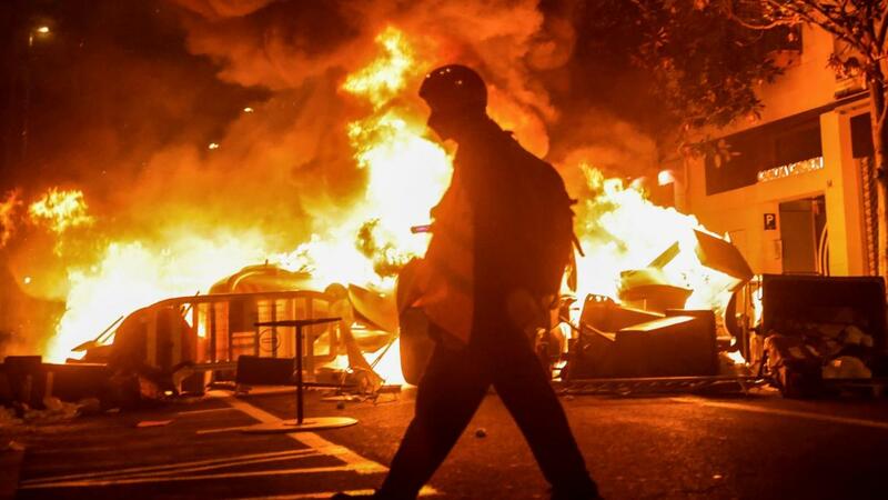 Bakıda GÜCLÜ YANĞIN: 20 nəfər təxliyə edildi