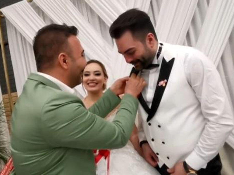 Türkiyədə toy edən azərbaycanlı cütlüyə dostlarından qeyri-adi hədiyyə - VİDEO