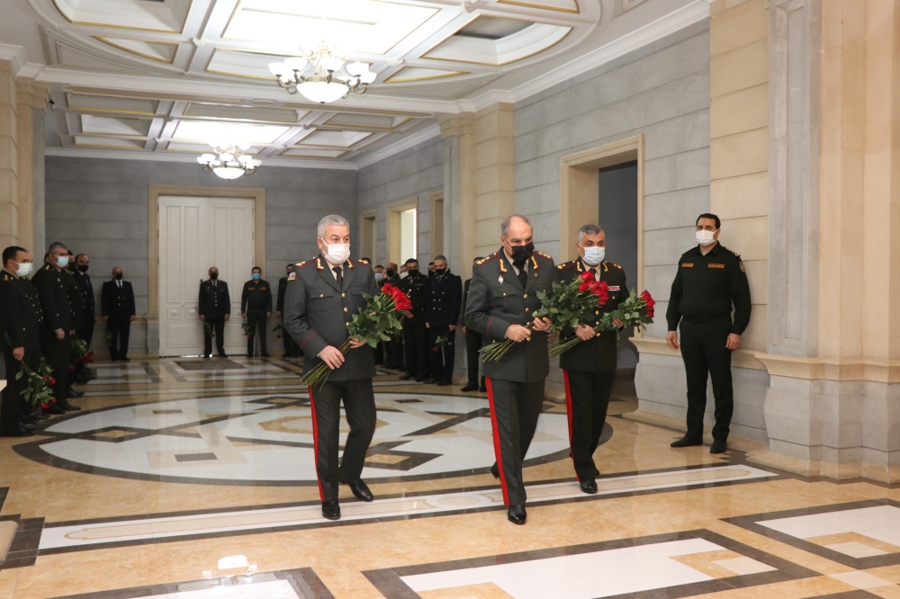 Ümummilli lider Heydər Əliyevin vəfatının 18-ci ildönümü ilə bağlı Hərbi Prokurorluqda anım mərasimi keçirilib
