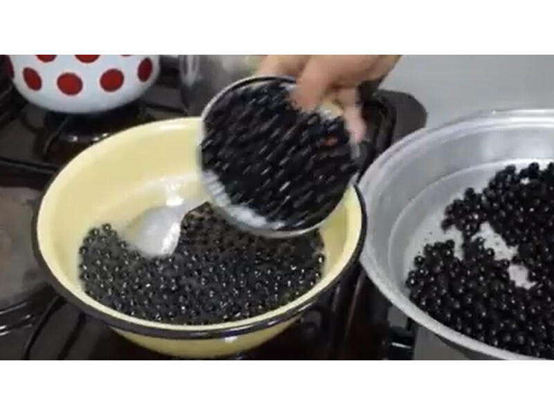 Qış fəslinin əvəzolunmaz təamı: Yemişan mürəbbəsi belə hazırlanır - VİDEO