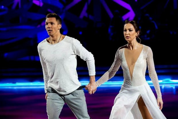 Sevdiyi qadının müdafiəsinə qalxan rusiyalı Olimpiya çempionu bir neçə şəxs tərəfindən döyüldü - VİDEO