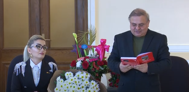 Aygül Bağırovanın \\\"Qalib Sərkərdə\\\" kitabının təqdimatı olub -VİDEO