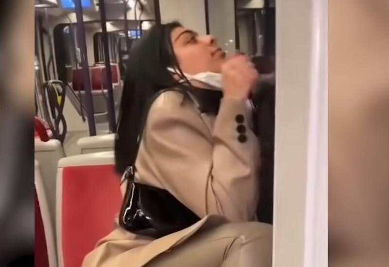 Gənc qız şəhərin ortasında hinduşka səsi çıxardı - SƏBƏB - VİDEO