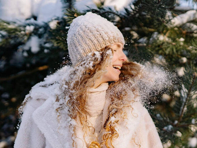 XƏBƏRDARLIQ EDİLDİ: soyuq havada papaqsız gəzən şəxslər...