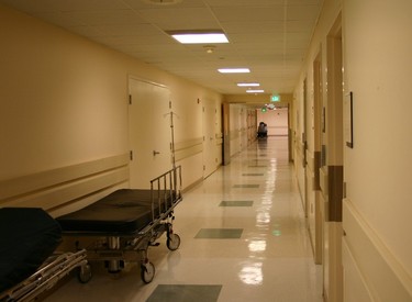 Abşeronda avtomobil 21 yaşlı gənci vurub