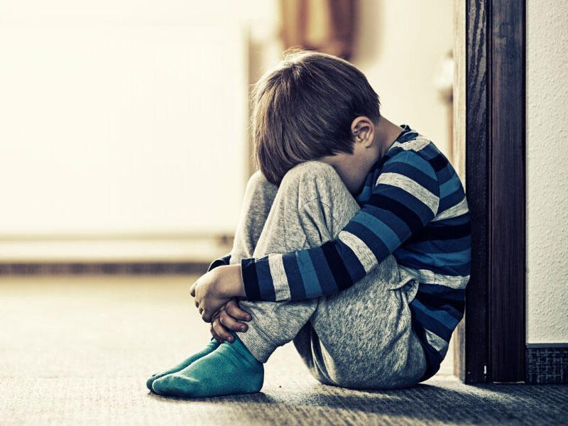 Bakıda 8 yaşlı məktəbli intihar etdi - Məktəbdə incidirdilər..