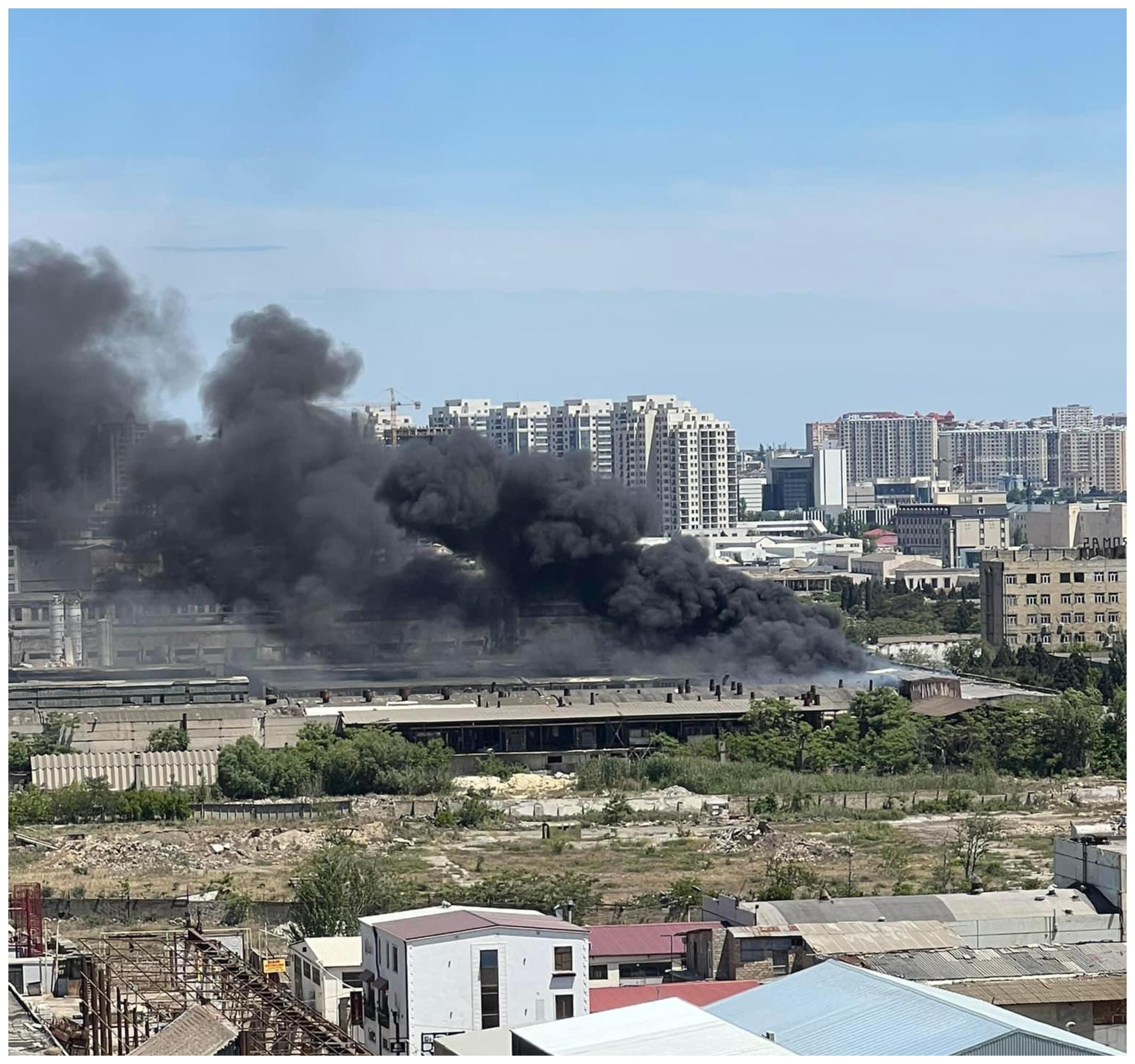 SON DƏQİQƏ! Bakıda güclü yanğın başladı: 2 helikopter və xeyli sayda canlı qüvvə...