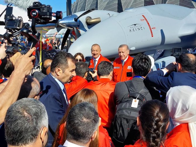 Ərdoğan və Əliyev bir yerdə festivalda hərbi texnikalarına baxış keçiriblər - FOTOLAR 