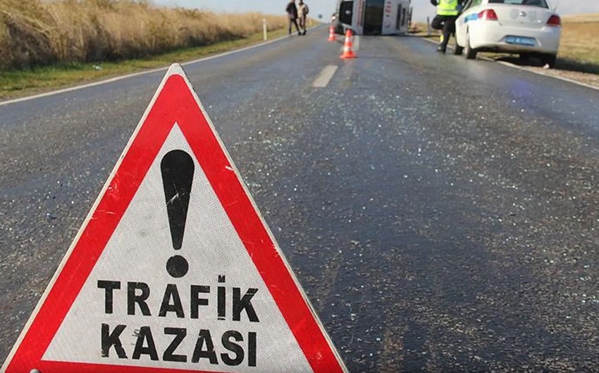Tələbələri daşıyan avtobus aşdı: Xeyli sayda yaralı var