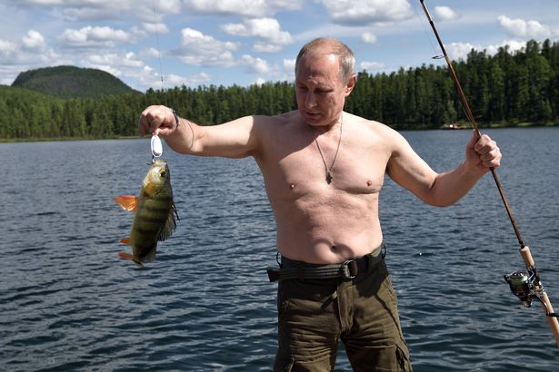 Vladimir Putin looks weak but it could be a smart move, says body language expert