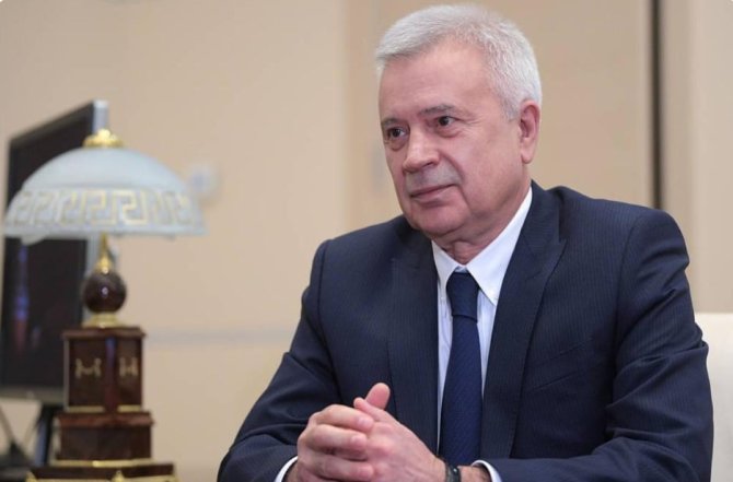 Vahid Ələkbərovun səlahiyyətlərinə vaxtından əvvəl xitam verildi - “Lukoyl”a bu şəxs gəldi