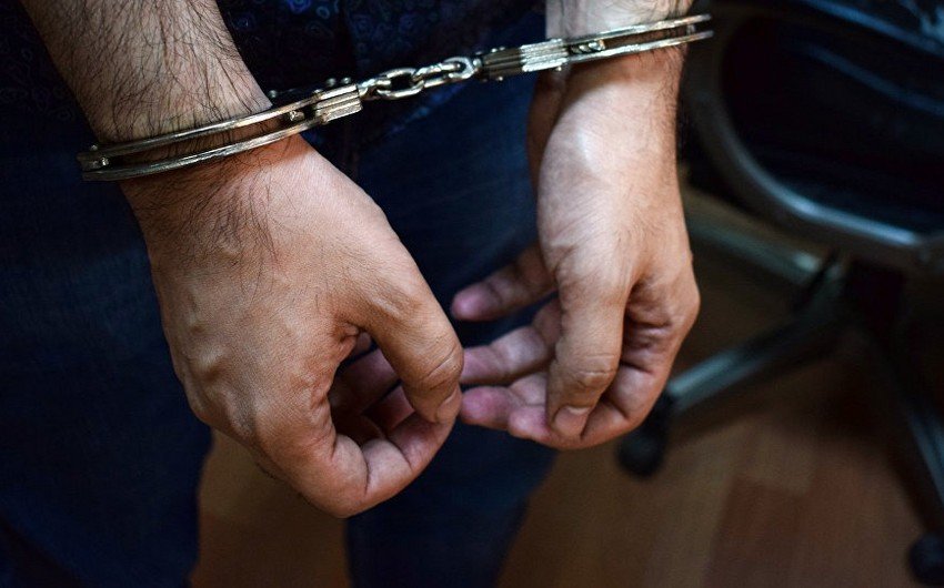 В Азербайджане арестованы 10 должностных лиц